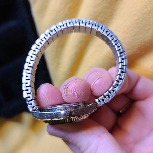 Vintage Jacques Couture Quartz Watch 18k plated Stainless Steel Band - Picture 9 of 10